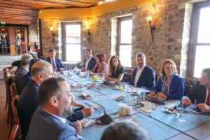 DEMOKRAT GÜNDEM- İzmir Büyükşehir Belediye Başkanı Cemil Tugay ve 28