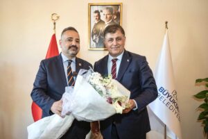 İzmir Büyükşehir Belediye Başkanı Dr. Cemil Tugay’ı ziyaret etmek üzere,