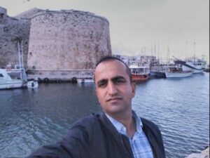 İzmir’de, kamyonetinde, başından tabancayla vurulmuş olarak bulunan Mehmet Akgül (49),