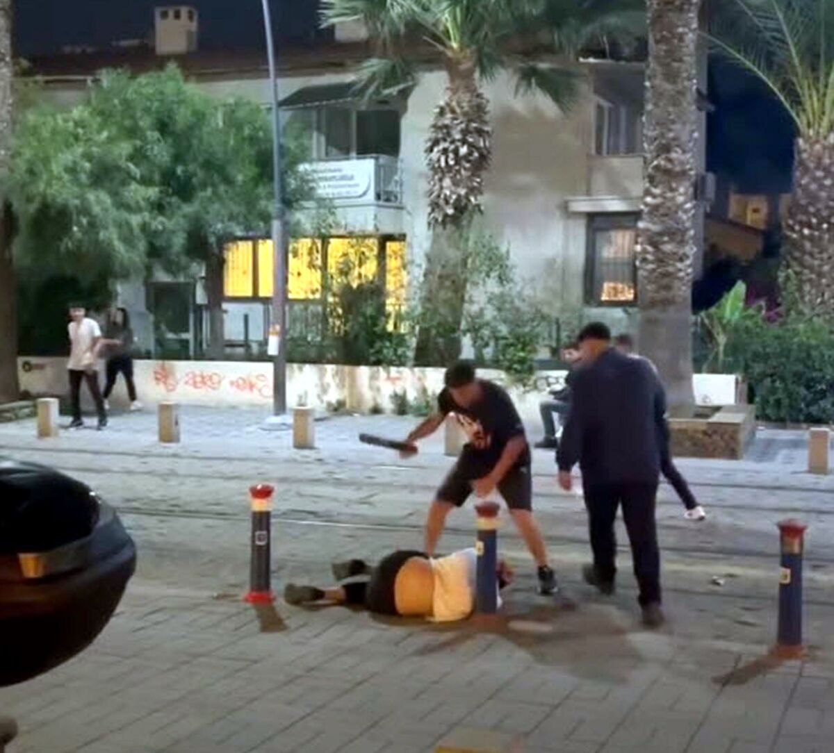 İzmir’in Karşıyaka ilçesinde U.K. (23) ve O.S. (23), henüz belirlenemeyen