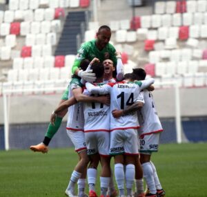 TFF 3’üncü Lig 2’nci Grup’ta Karşıyaka üst üste üçüncü galibiyetini