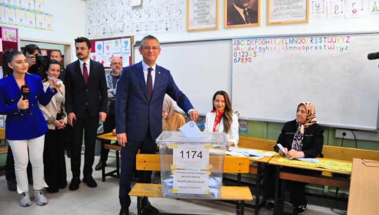 Özgür Özel’in oy kullandığı sandıkta CHP adayı Zeyrek birinci çıktı