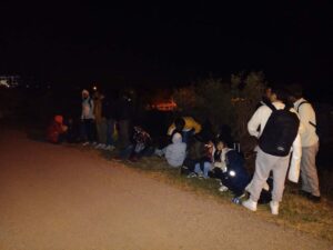 İzmir’in Seferihisar ilçesinde 7’si çocuk 29 kaçak göçmen, Sahil Güvenlik ve jandarma