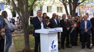 Güzelbahçe Belediye Bahçesi’nde gerçekleşen bayramlaşmaya CHP Güzelbahçe İlçe Başkanı Devrim