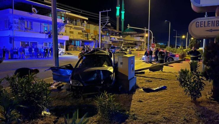 Aydın’da kaza: Sürücü direksiyon hakimiyetini kaybetti, direğe çarptı