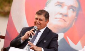 İzmir Büyükşehir Belediye Başkanı Cemil Tugay, Gazeteci Gökmen Ulu’nun sorularını