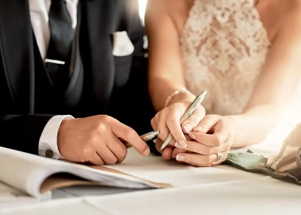 Formalite evlilik, internet kullanımının yaygınlaşmasıyla dijital platforma taşındı. Sosyal medyada