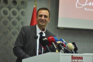 Bornova Belediye Başkanı Ömer Eşki, yerel ve ulusal basının temsilcileriyle