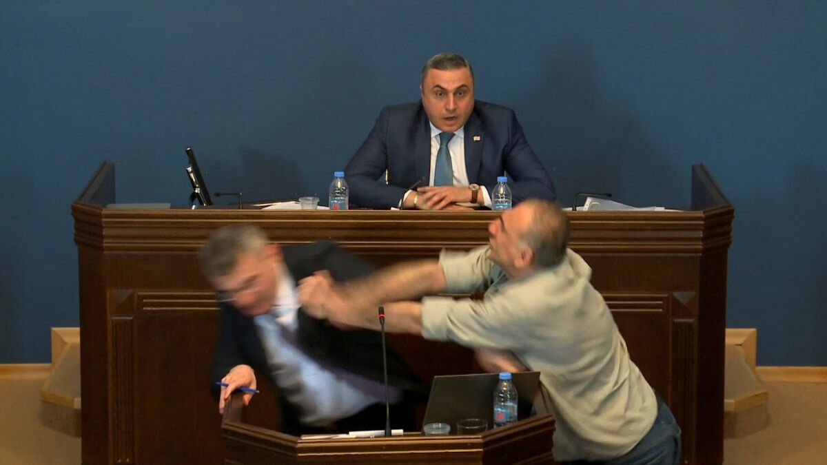 Gürcistan’da iktidardaki Gürcü Hayali Partisi’nin geçen yıl Tiflis’te büyük tartışmalara