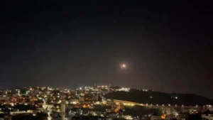 İsrail Ordusu, İran‘ın İsrail’e 100 balistik füze dahil olmak üzere