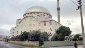 Olay dün akşam Atatürk Mahallesi’nde Ethem Oruç Camisi’nde meydana geldi. Görgü