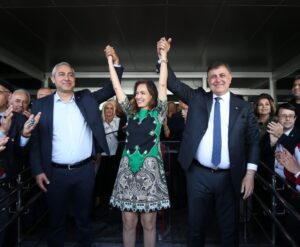 Yerel seçimlerde İzmir Büyükşehir Belediye Başkanı seçilen Dr. Cemil Tugay,