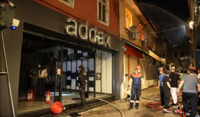 İzmir’de Kemeraltı’nda 4. yangın: Bu kez tekstil deposunda çıktı