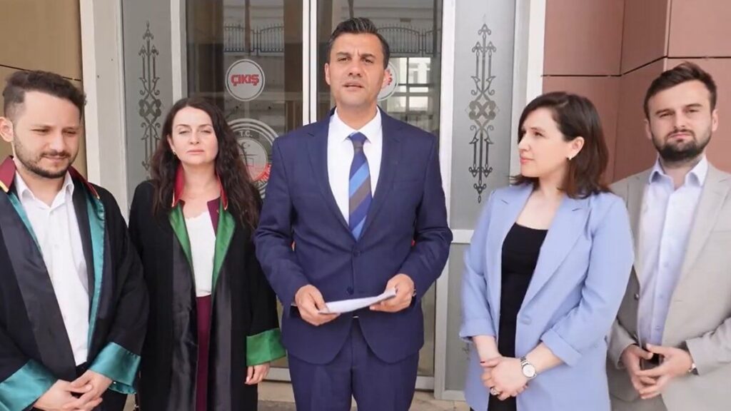Manisa'nın yeni başkanı Ferdi Zeyrek'ten eski başkan Cengiz Ergün'e yönelik suç duyurusu: Belediyenin kasasını boşaltıyor