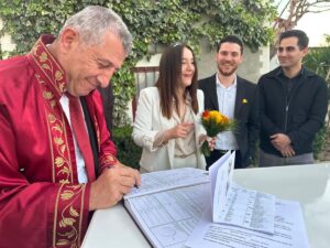 Güzelbahçe Belediye Başkanı Mustafa Günay, göreve gelir gelmez ilk nikahını