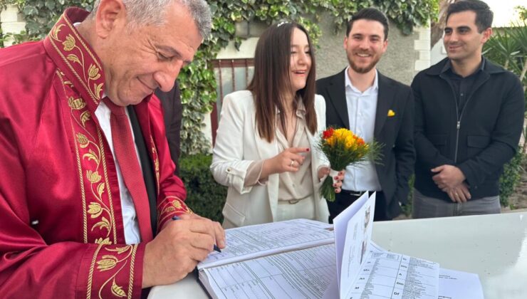 Güzelbahçe’de çiçeği burnunda başkan Mustafa Günay ilk nikahını kıydı