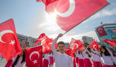 İzmir’de 23 Nisan coşkusu: Kentin dört bir yanında kutlama programları