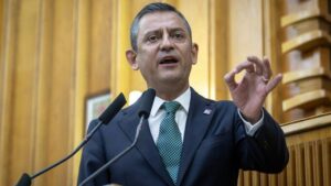 CHP Genel Başkanı Özgür Özel, atama bekleyen öğretmenler için önemli