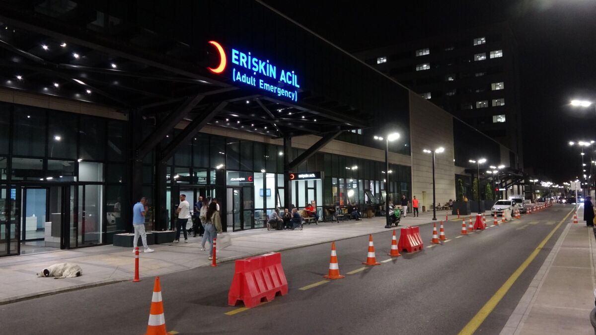 İzmir’de, kendisiyle ilgilenilmediği gerekçesiyle gündüz saatlerinde pompalı tüfekle Bayraklı Şehir
