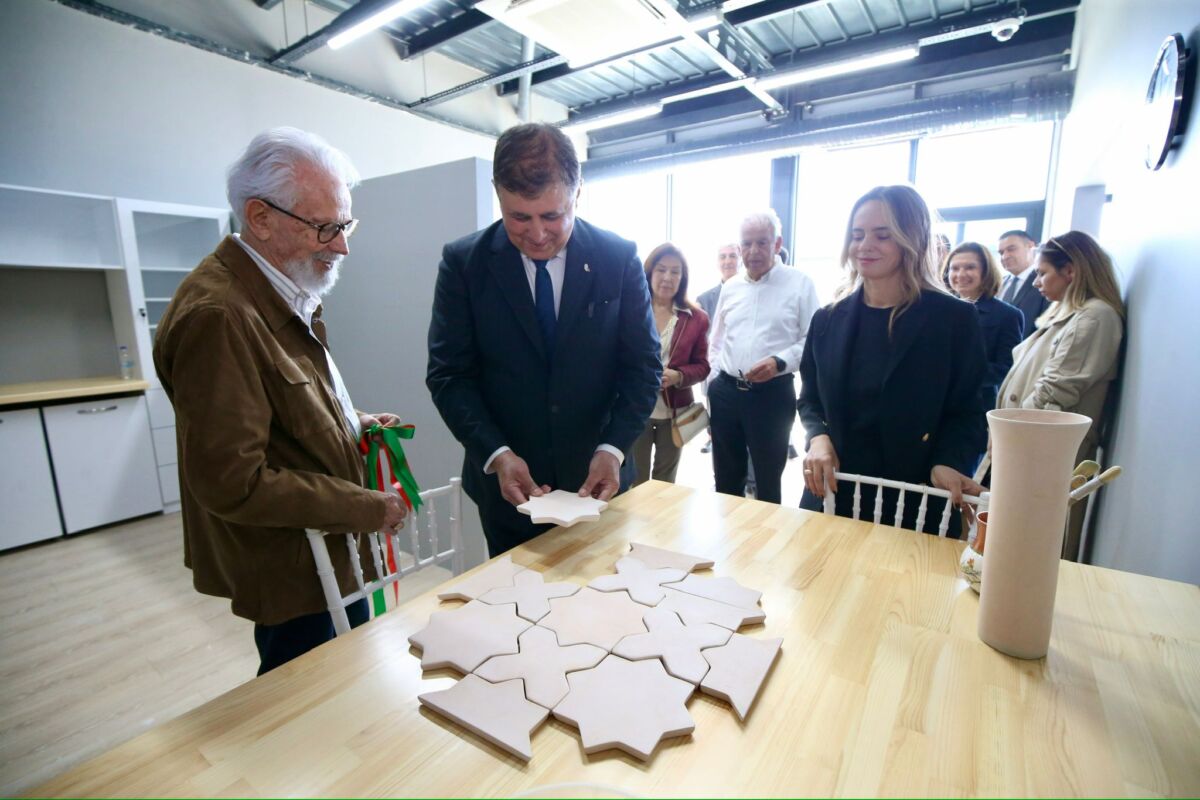 İzmir Büyükşehir Belediye Başkanı seçilen Karşıyaka Belediye Başkanı Dr. Cemil