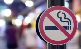 En katı yasak: Gençler hayatları boyunca sigara alamayacak