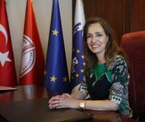 Karşıyaka Belediye Başkanı B. Yıldız Ünsal, tüm vatandaşların Ramazan Bayramı’nı