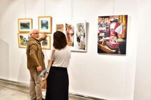 İzmir Büyükşehir Belediyesi Çetin Emeç Sanat Galerisi’nde küratörlüğünü Zehra Çiçek