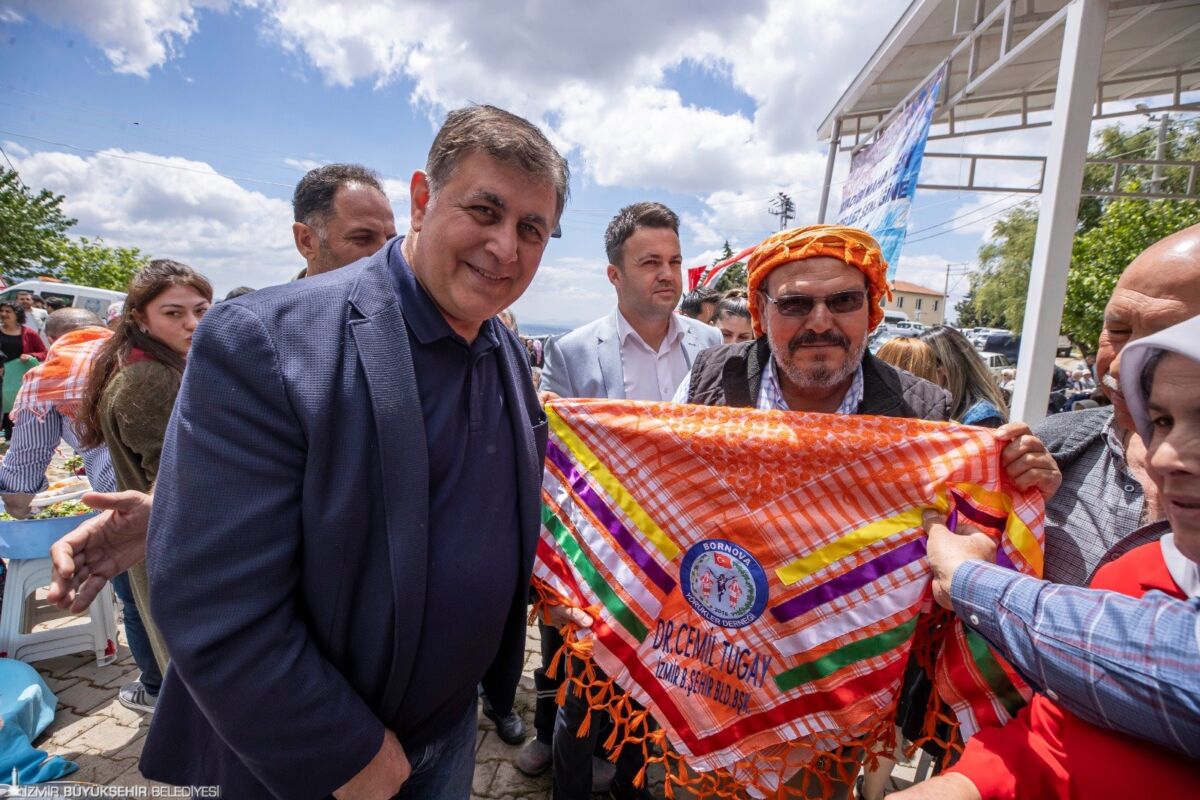 İzmir Büyükşehir Belediye Başkanı Dr. Cemil Tugay, Bornova Kayadibi Mahallesi’nde