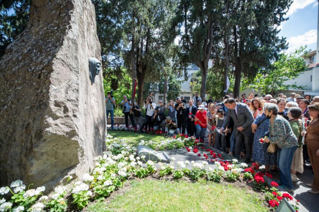 Zübeyde Hanım kabri başında anıldı 