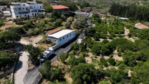 Altyapı kazılarının yapıldığı yollar sıcak asfaltla kapatılırken, şehrin turizm cenneti