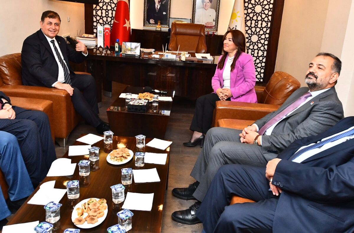 İzmir Büyükşehir Belediye Başkanı Dr. Cemil Tugay, siyasi parti ziyaretleri