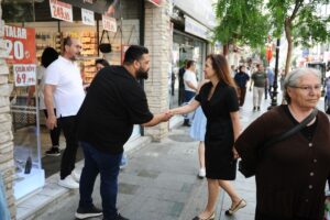 Seçim öncesinde sık sık kenti sokaktan, halkla birlikte yöneteceğini ifade