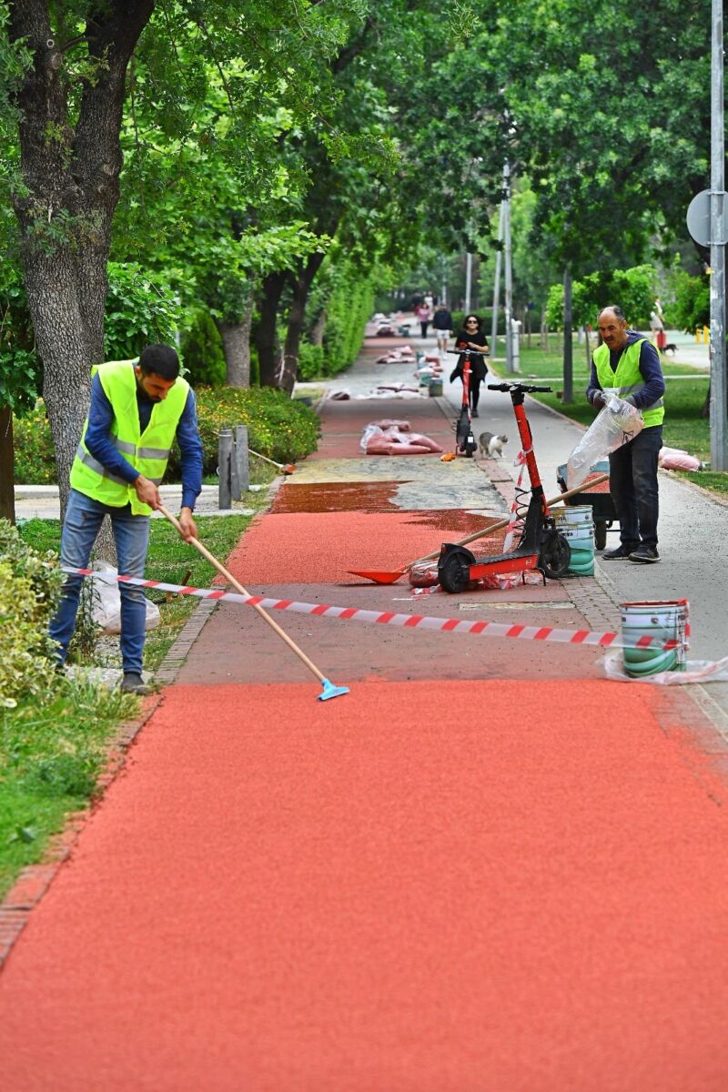 İzmir Büyükşehir Belediyesi, kentin dört bir yanındaki parklarda güvenlik ve