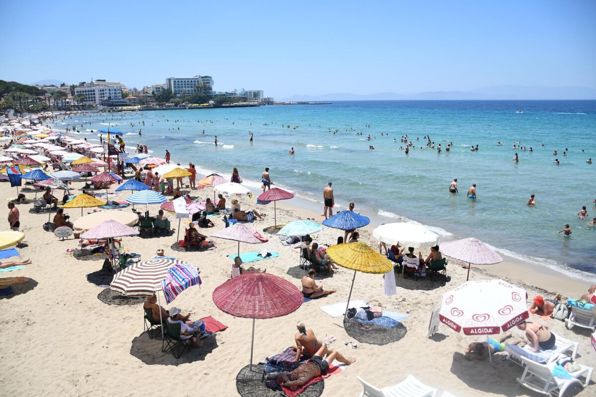 Kuşadası plajları belediyeye verildi