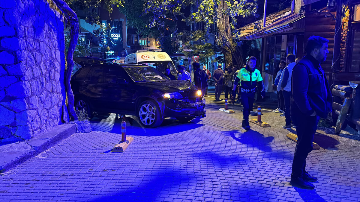 Kaza, akşam saatlerine Börekçiler Mahallesi, Ahi Erbasan Caddesi’nde meydana geldi.