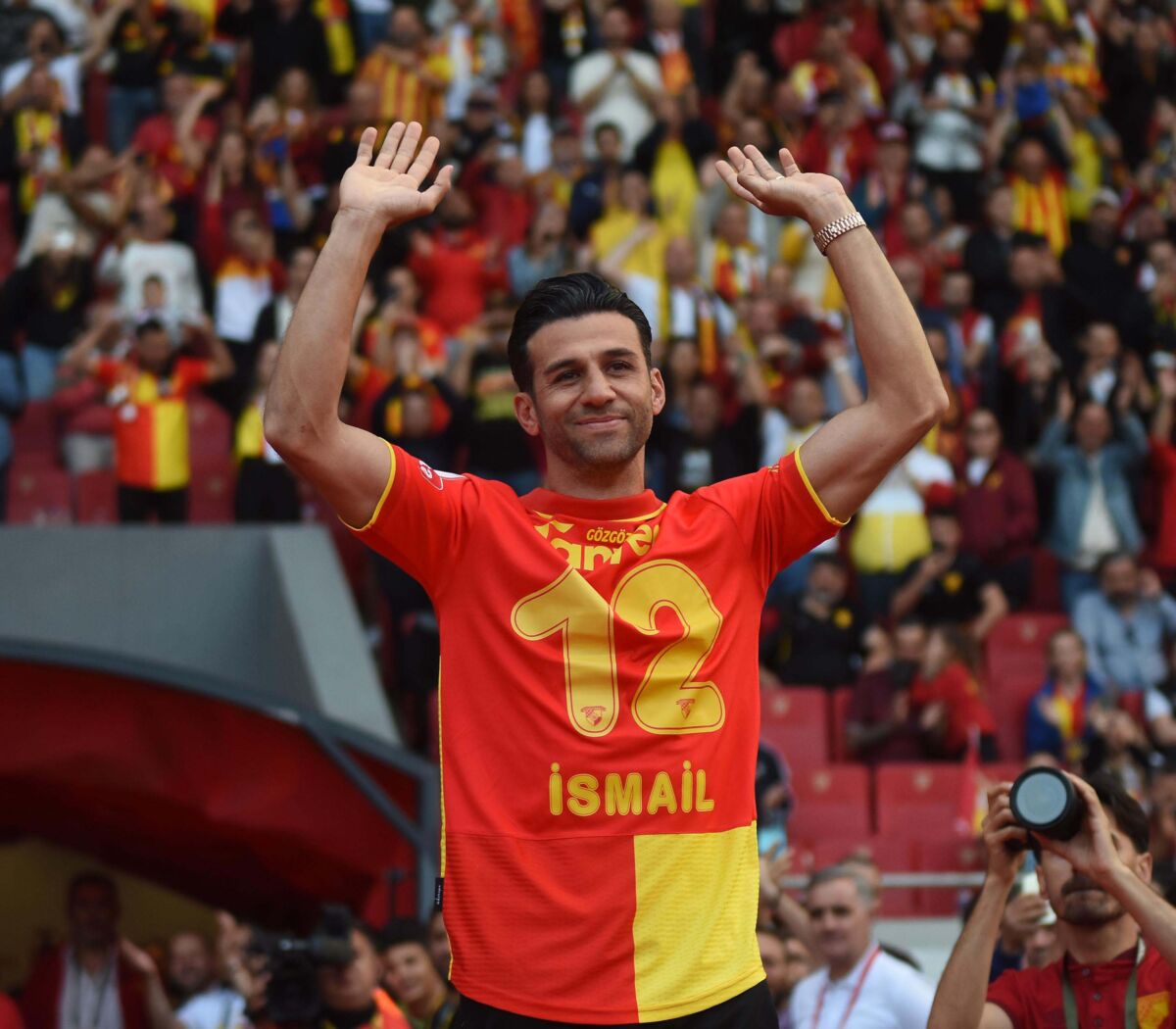 SÜPER Lig’in yeni ekiplerinden Göztepe, kaptanı İsmail Köybaşı ile yola