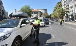 İzmir’de aranan 2 şüpheli yakalandı