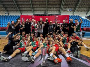 Basketbolda İzmir’in ekol kulübü Karşıyaka, U16 Türkiye Şampiyonası’nda 17 yıl
