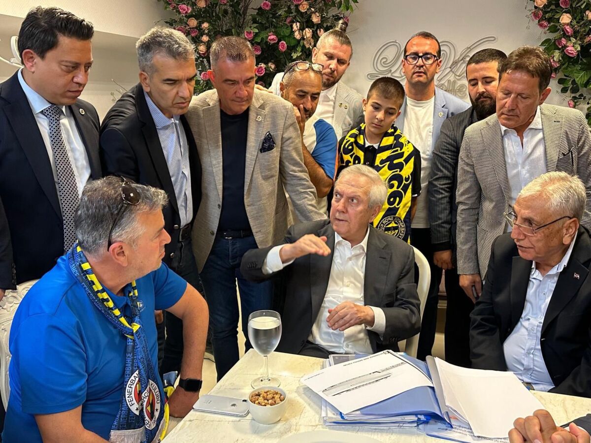 Süper Lig’de 2023-2024 sezonunu 99 puanla 2’nci sırada tamamlayan Fenerbahçe’de