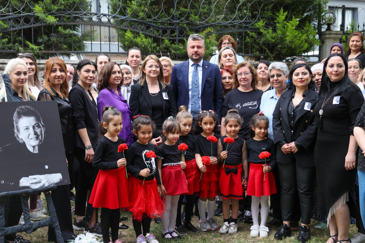 Buca Belediyesi Türkan Saylan Çağdaş Yaşam Merkezi’nde düzenlenen anma törenine