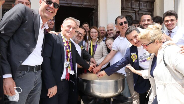 Başkan Mutlu, İzmir Atatürk Lisesi’nin Pilav Günü’ne katıldı