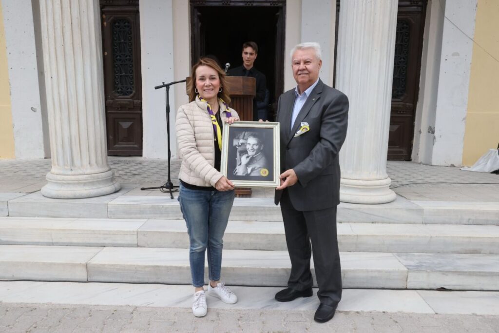 İzmir Atatürk Lisesi