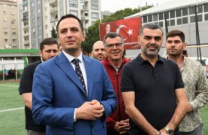 Bornova Belediye Başkanı Ömer Eşki, İzmir 1. Amatör Lig’de gençlerden
