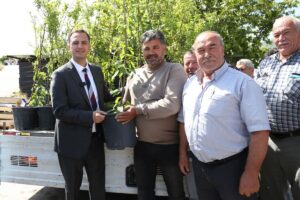 Bornova Belediyesi, İzmir Büyükşehir Belediyesi’nin desteğiyle üretici kooperatiflerinden temin ettiği