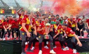 1’inci Lig’de 2 hafta önce Süper Lig’e çıkmayı garantileyen Göztepe