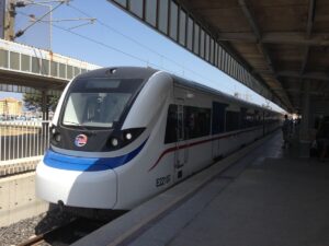 İZMİR Banliyö Sistemi (İZBAN) hattında Alsancak istikametine giden trenin vagonunun