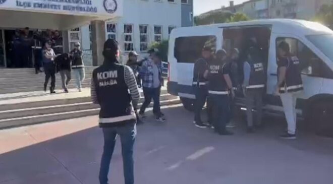 İzmir’de silah ve uyuşturucu operasyonunda 7 tutuklama