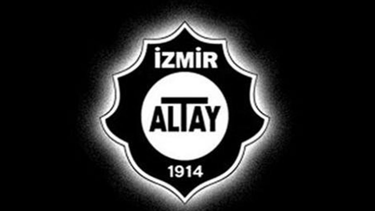 İzmir Atatürk Stadı’ndaki Türkiye Faal Futbol Hakemleri ve Gözlemcileri Derneği