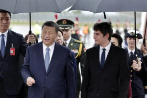 Çin Devlet Başkanı Xi, Avrupa ziyareti sırasında İngiltere’ye siber saldırı
