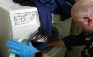 Motosikletli polis timi ‘Yunus’ ekipleri, Bornova ilçesinde yaptıkları uygulamada 2